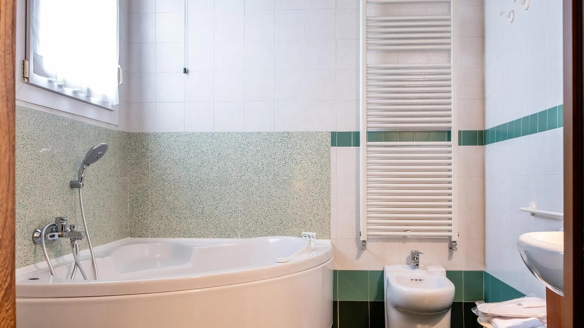 B&B Hotel Roy Silea 4*,  Italien