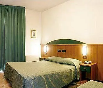 B&B Hotel Roy Silea 4*,